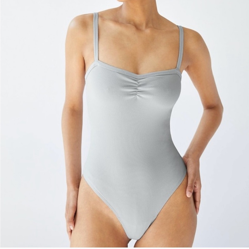 Aritzia Wilfred Bezel Gray Ribbed Cami Bodysuit